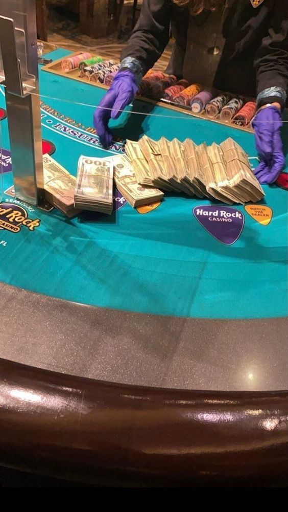 پاکستان کے Explorer Slots کھلاڑیوں کے لیےجیک پاٹ گیم